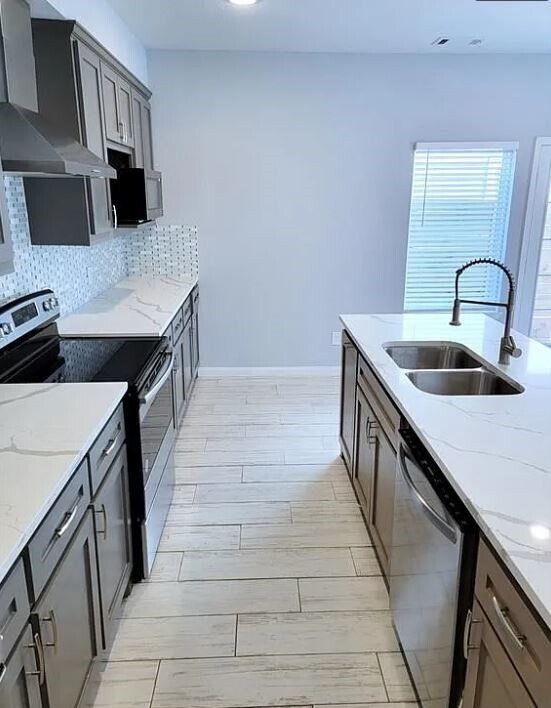 Building Photo - 8203 Oak Knoll Ln