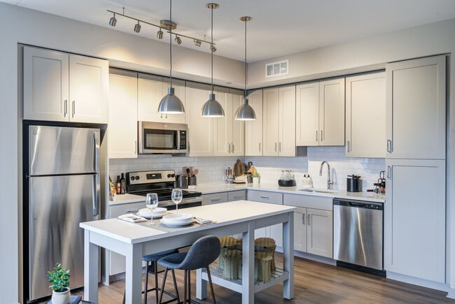 Vista Fairfax Corner apartments — community photo - Vista Fairfax Corner