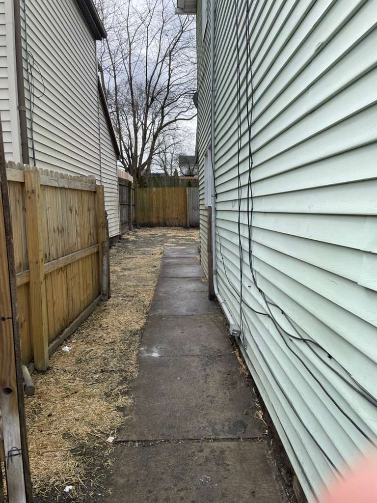 Building Photo - 315 10th St