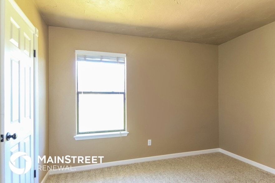 Building Photo - 1721 SE 8th St