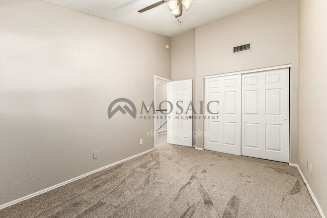 Building Photo - 2024 N Sunset Dr