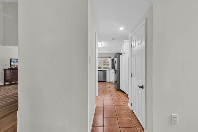 Building Photo - ** $1,000 off your first months rent with a move in by March 1st ** Don't miss out on this gorgeo...