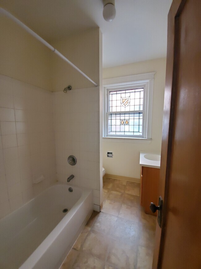 Building Photo - 5861 Nina Pl