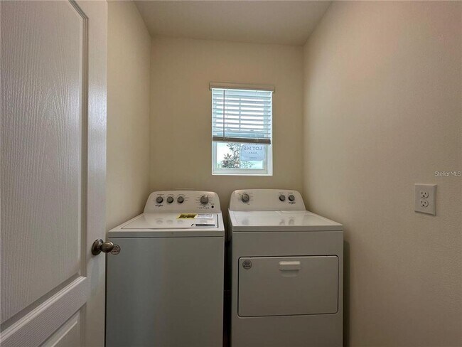 Building Photo - 2151 Tay Wes Dr