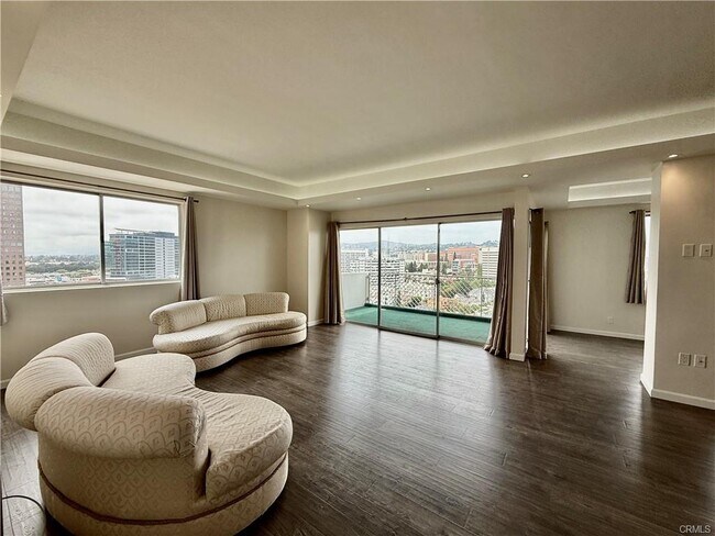 Building Photo - 10787 Wilshire Blvd