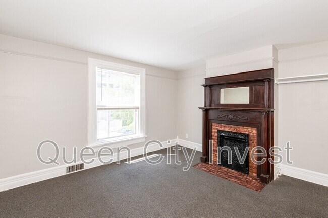 Building Photo - 115 E Foraker St