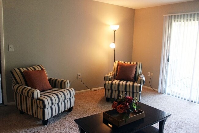 Building Photo - Fully Furnished 2-Bedroom Condo with Utili...