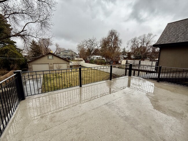 Building Photo - 6819 S Greenfield Way