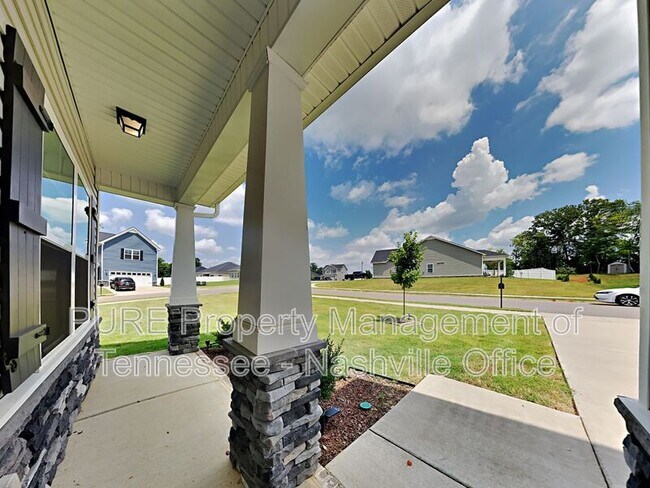 Building Photo - 400 Zeffer Ct