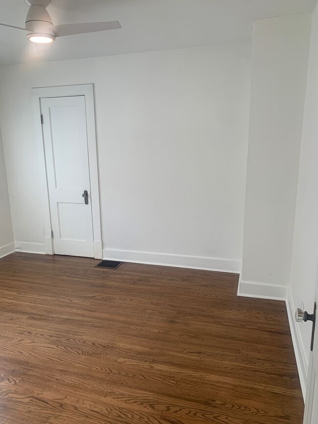 Building Photo - GREAT LOCATION!  Charming Crescent Hill Home