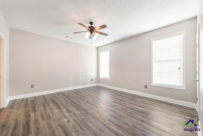 Building Photo - 206 Beau Claire Cir