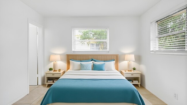 Building Photo - 711 SE 15th St