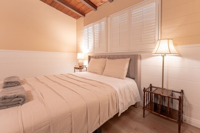 Building Photo - Peaceful Cottage Home w/ 3B2B