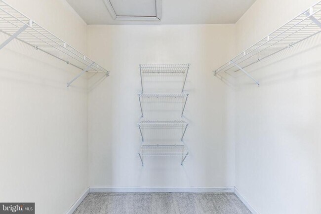 Building Photo - 4 Hogan Way