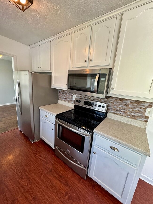 Building Photo - 3 bed & 2 bath located in Oxford! Additional photos coming soon!