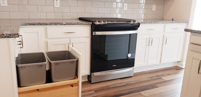 Building Photo - 157 Woodford Reserve Ct