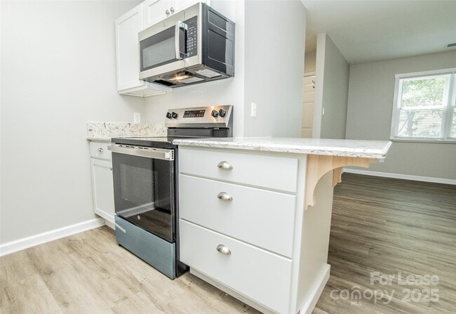 Building Photo - 10718 Blue Heron Dr