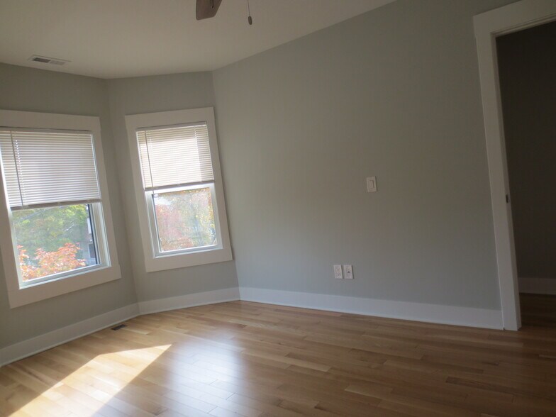 Building Photo - 1786 W 44th St