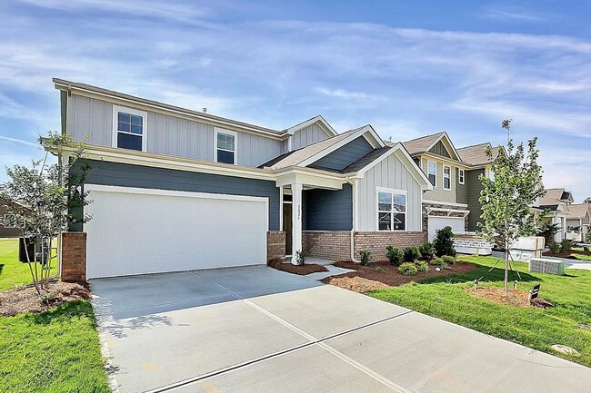 Building Photo - Home with 4 bedrooms, 3 full baths Fence in Yard