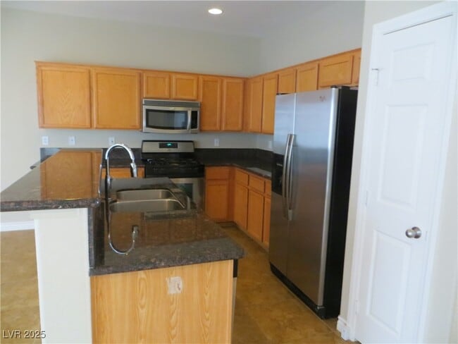 Building Photo - 3011 Mastercraft Ave