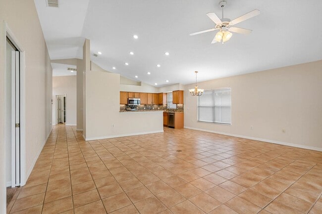 Building Photo - 3063 Westmoreland Dr