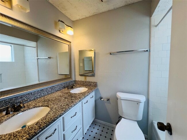 Building Photo - 830 Richvale Ln