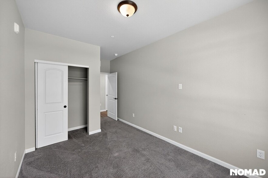 Building Photo - 6153 N Ceylon St