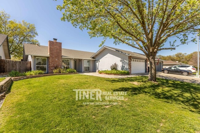 Building Photo - 8052 Phoebe Way