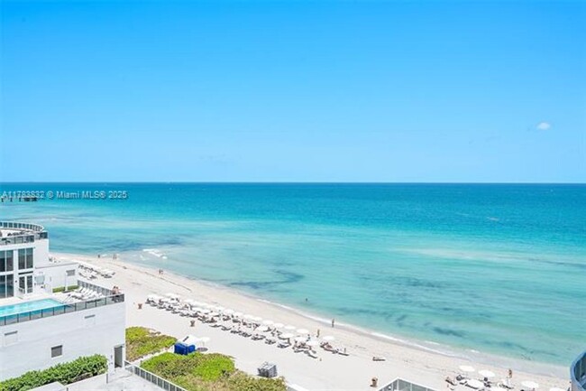 Building Photo - 15811 Collins Ave