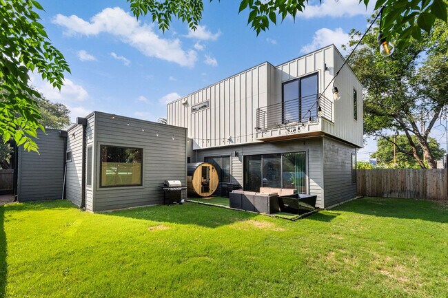 Building Photo - 4407 Merle Dr