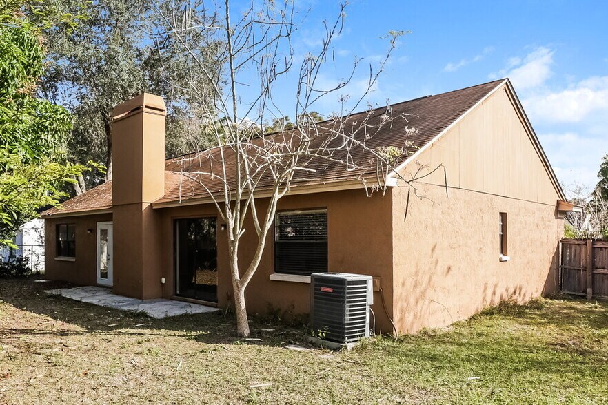 Building Photo - 831 Sunridge Point Dr