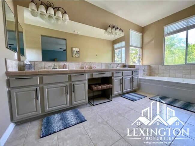 Building Photo - Stunning, 5BD/3BA Home, in West Sacramento with a Pool and BBQ!