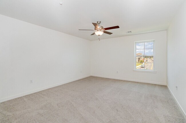 Building Photo - 1708 Fairmont Dr