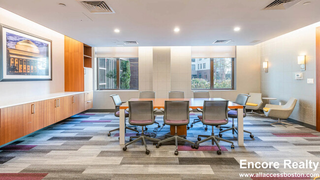 Building Photo - 285 Third St. Unit 622