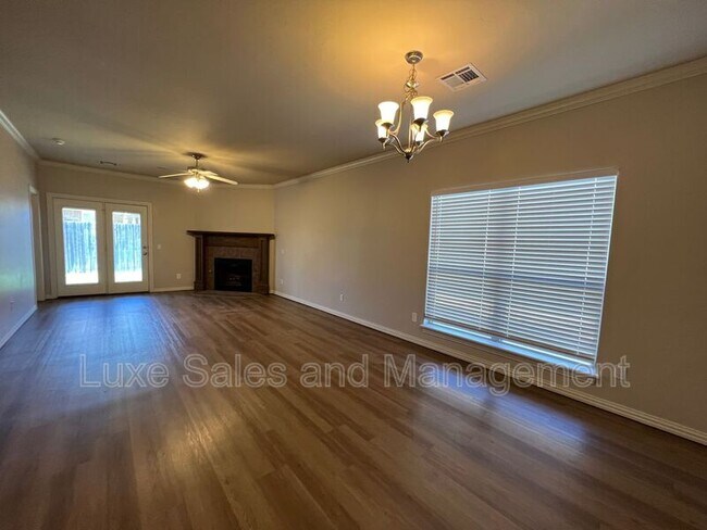 Building Photo - 509 SW 124th Pl