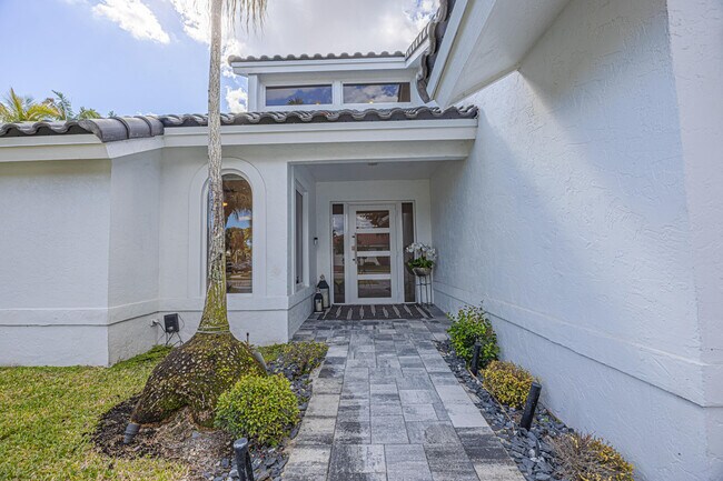 Building Photo - 23246 L'Ermitage Cir