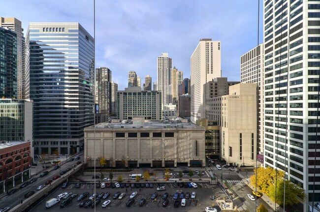 Building Photo - 405 N Wabash Ave