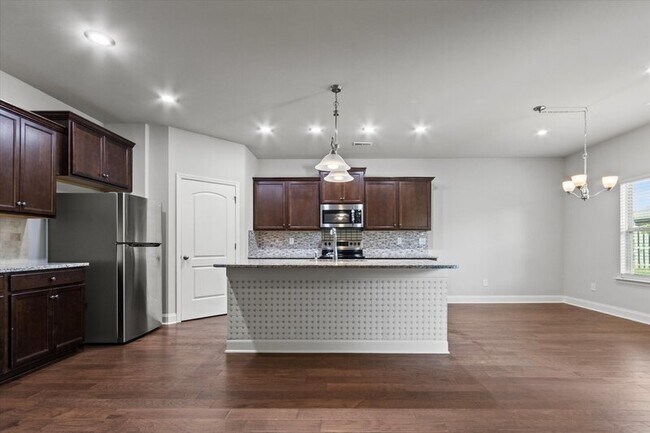 Building Photo - 220 Dinner Tree Sq