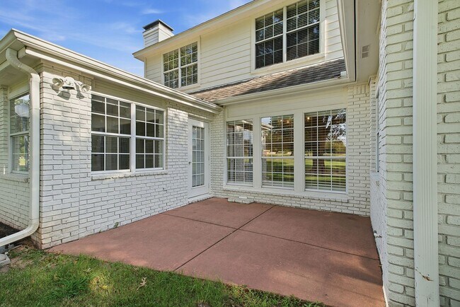 Building Photo - 408 W Fairway Ct