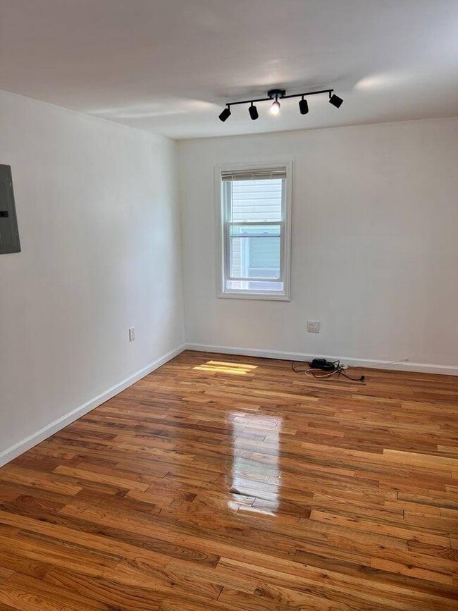 Building Photo - 240-20 Caney Rd