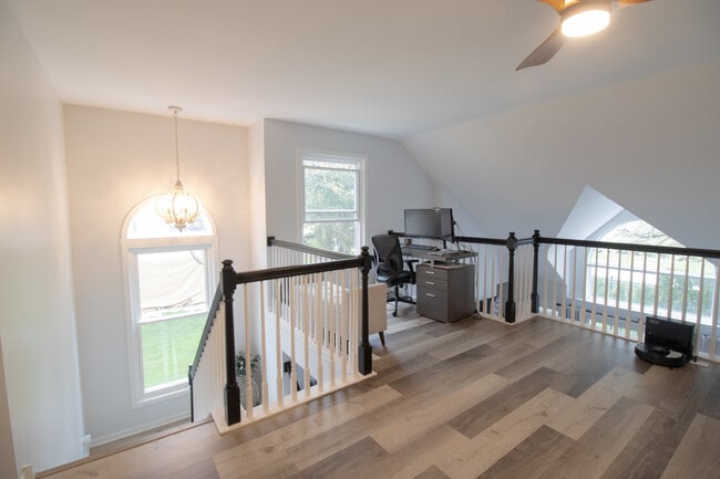 Building Photo - 1843 W White Oak St