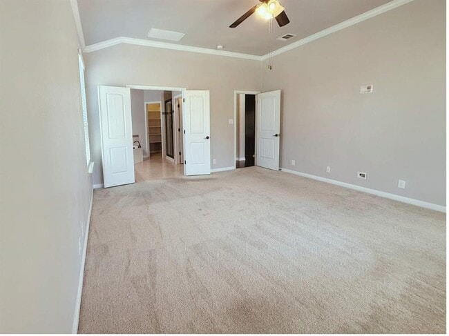 Building Photo - 323 Chisholm Trail