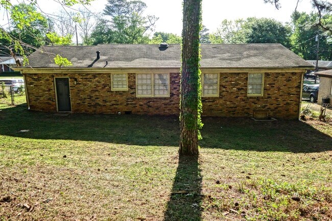 Building Photo - 2505 Piney Branch Rd NW
