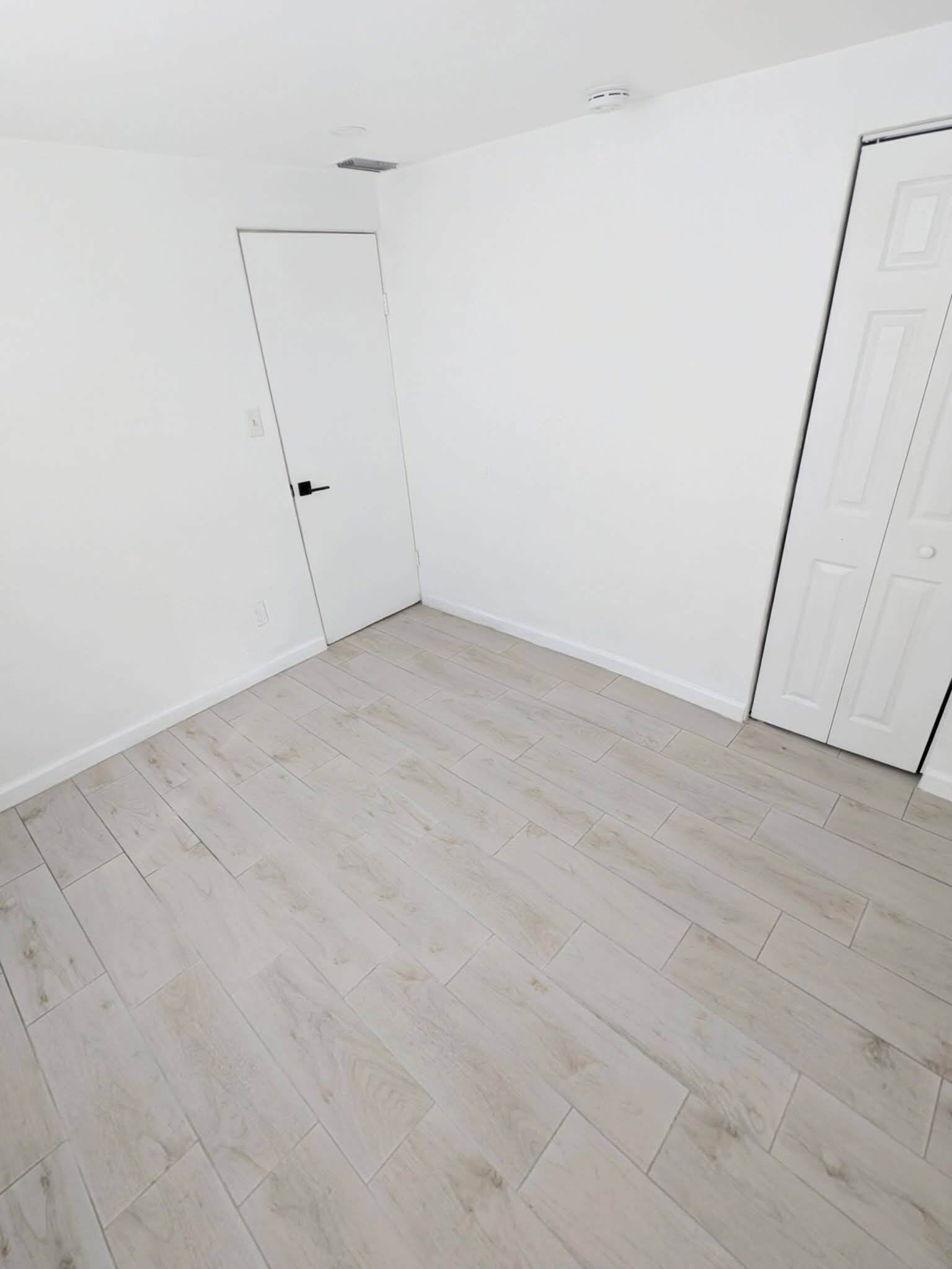 Building Photo - 209 10th St