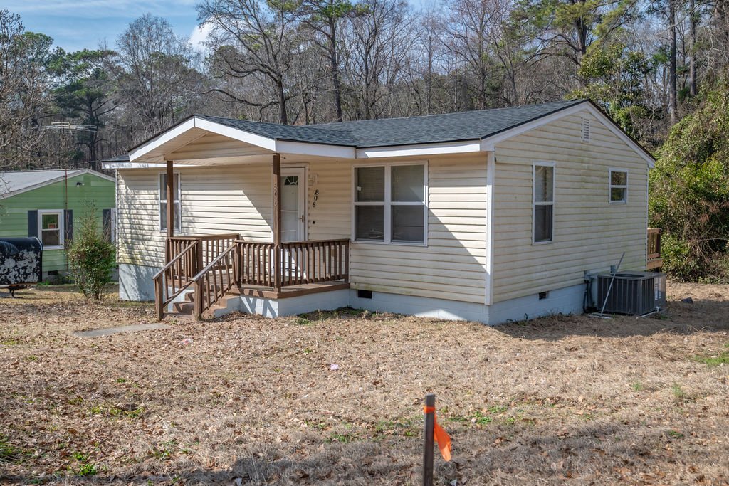 Building Photo - 806 Lakeland St