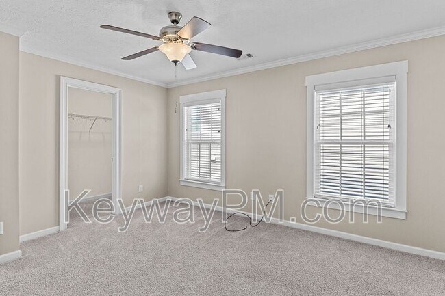 Building Photo - 582 Bunchgrass St