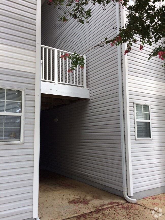 Building Photo - 2 Bedroom, 2 Bathroom near Virginia Beach ...