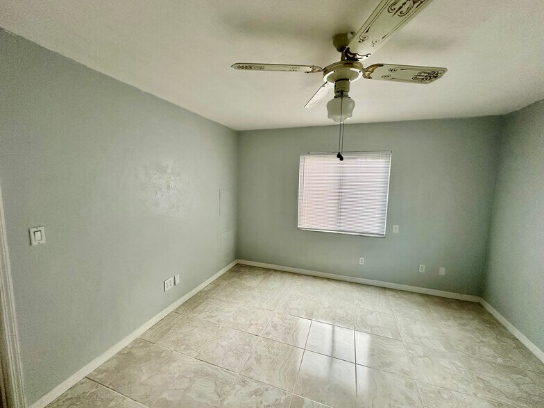 Third room with double closets - 108 Pinion Cir
