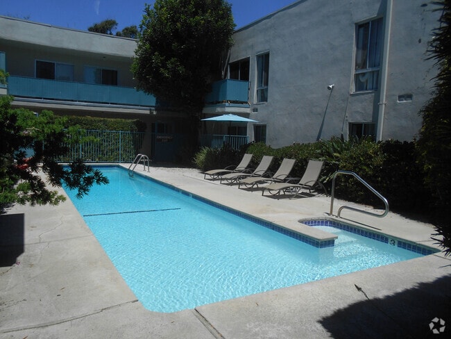 325 BAY STREET POOL - 325 Bay St.