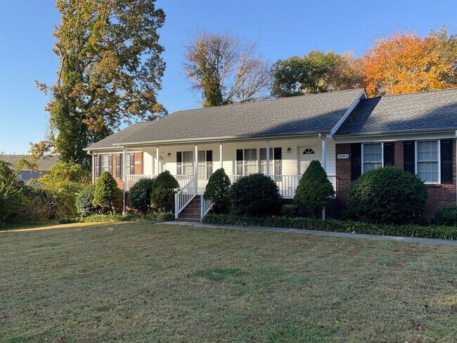 Building Photo - 1020ROS